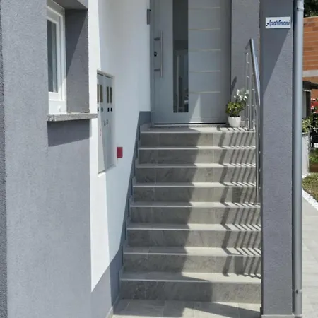 Quarto em Acomodações Particulares Sanja *